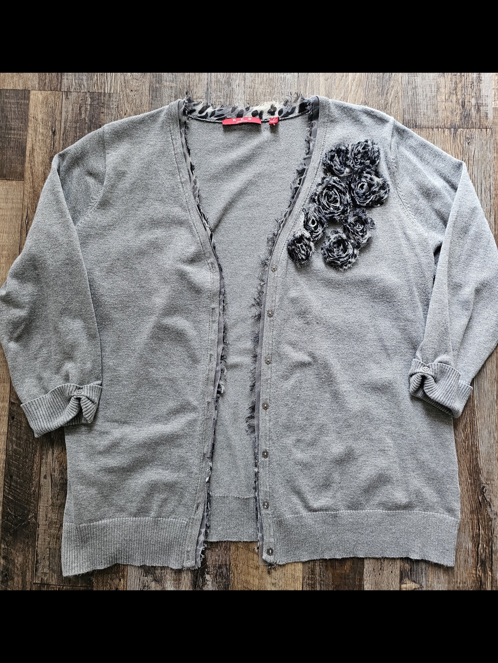 Red Gray Floral Applique Open Cardigan Sweater